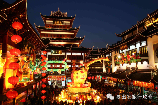 上海城隍庙美食街一带,甚至可称得上是小吃的王国,绿波廊的特色点心